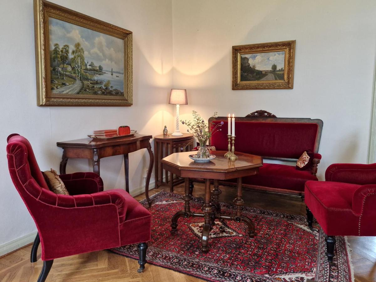 Naeaes Slott Pension Floda  Buitenkant foto