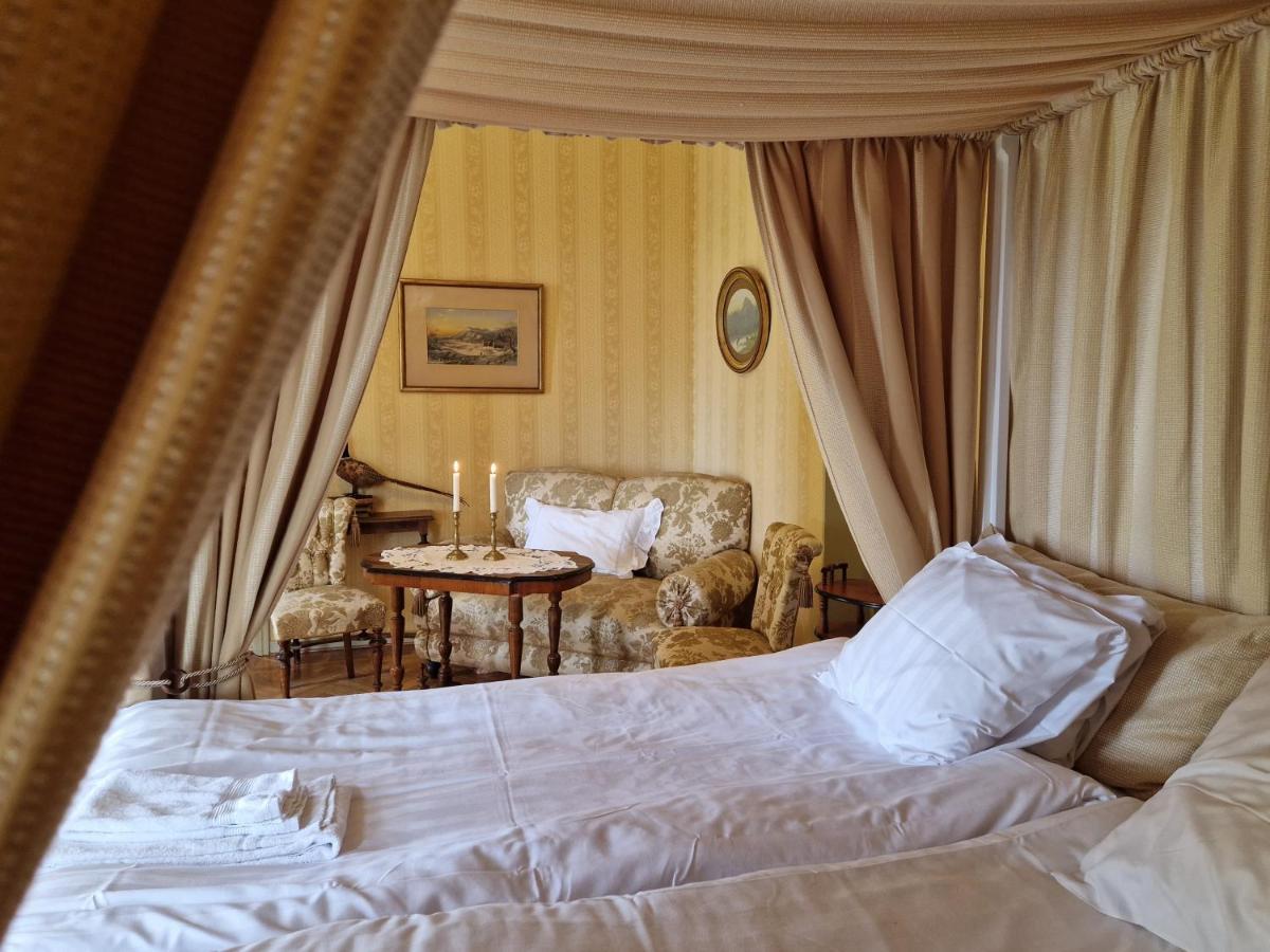 Naeaes Slott Pension Floda  Buitenkant foto