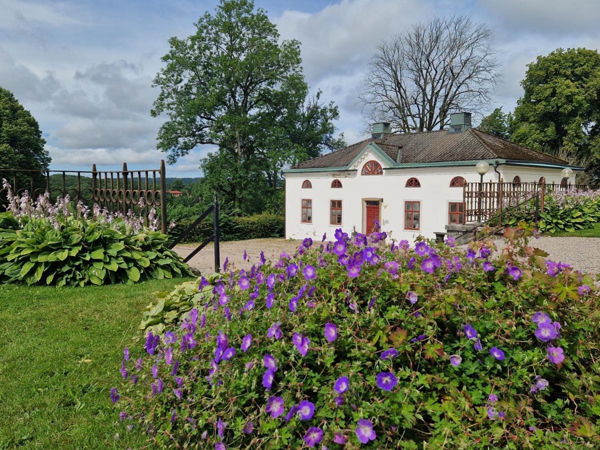 Naeaes Slott Pension Floda  Buitenkant foto