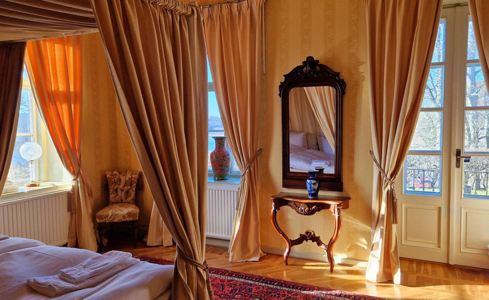 Naeaes Slott Pension Floda  Buitenkant foto