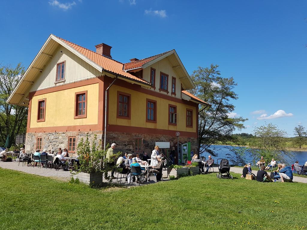 Naeaes Slott Pension Floda  Buitenkant foto